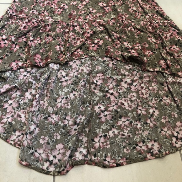 Floral High Low Top - Picture 3 of 6